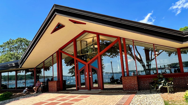 Lake Geneva Public Library, Lake Geneva