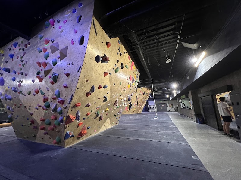 BaseCamp Climbing Gym, Reno