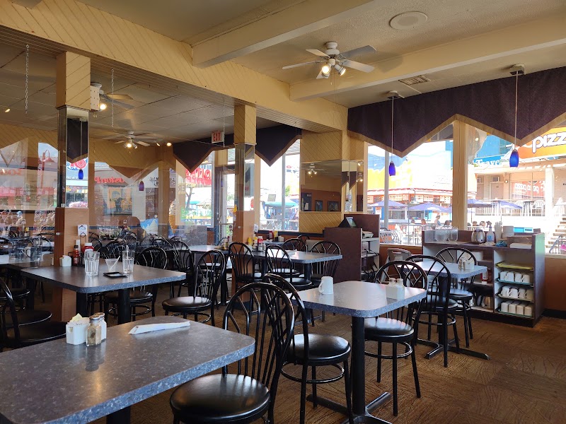 Clifton Hill Family Restaurant, Niagara Falls