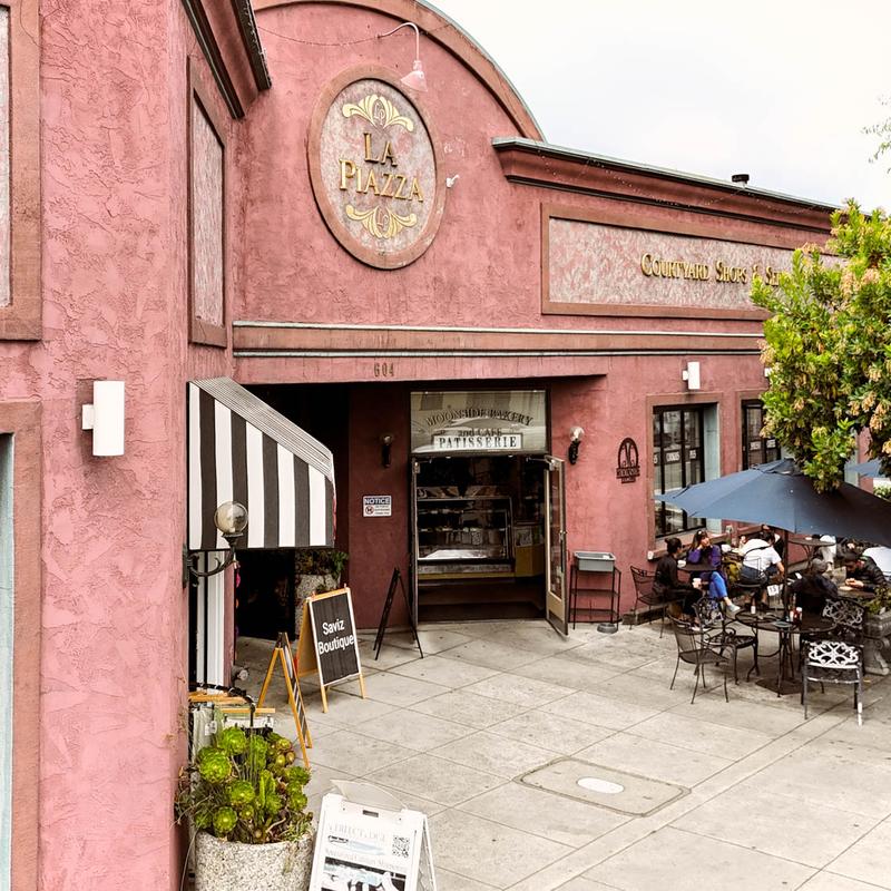 Moonside Bakery & Cafe, Half Moon Bay