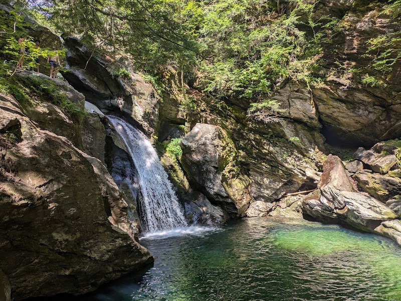 Bingham Falls Parking & Trailhead, Green Mountains