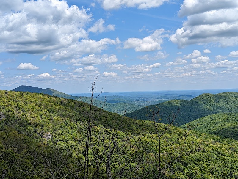 Little Devils Stairs Loop Trailhead, Shenandoah