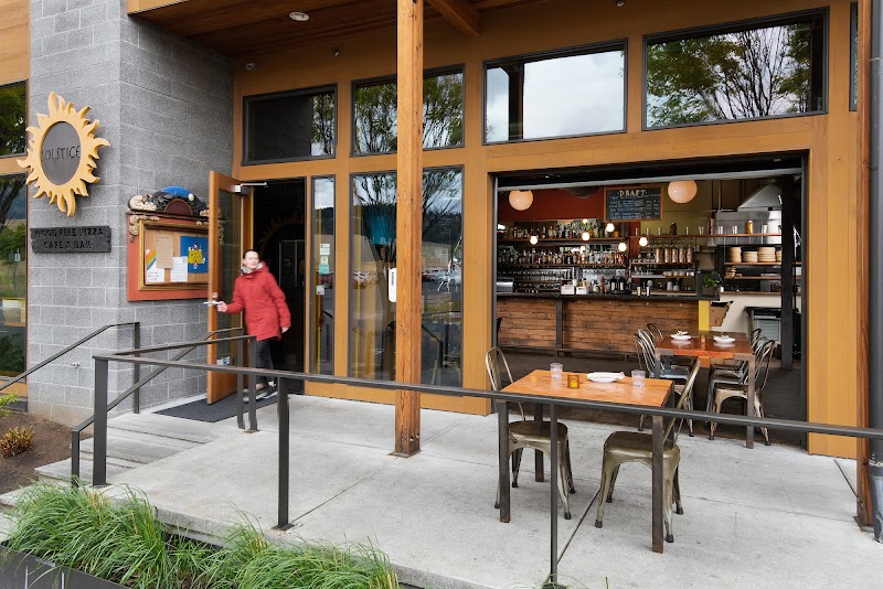 Solstice Wood Fire Pizza & Bar, Hood River