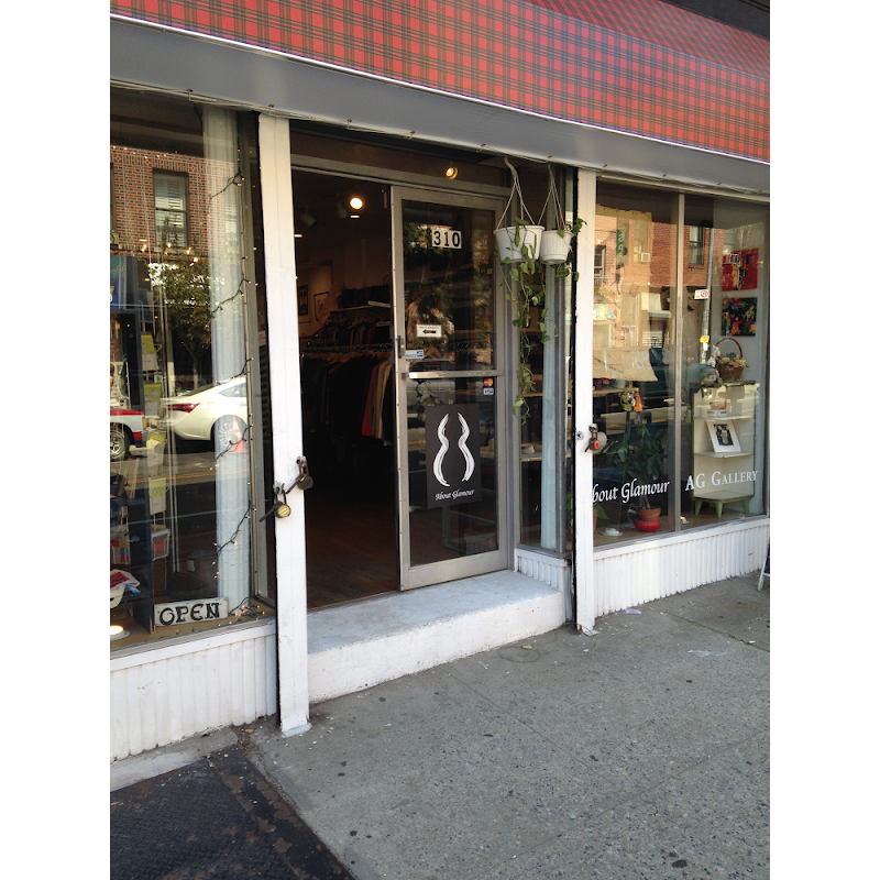 About Glamour, Williamsburg
