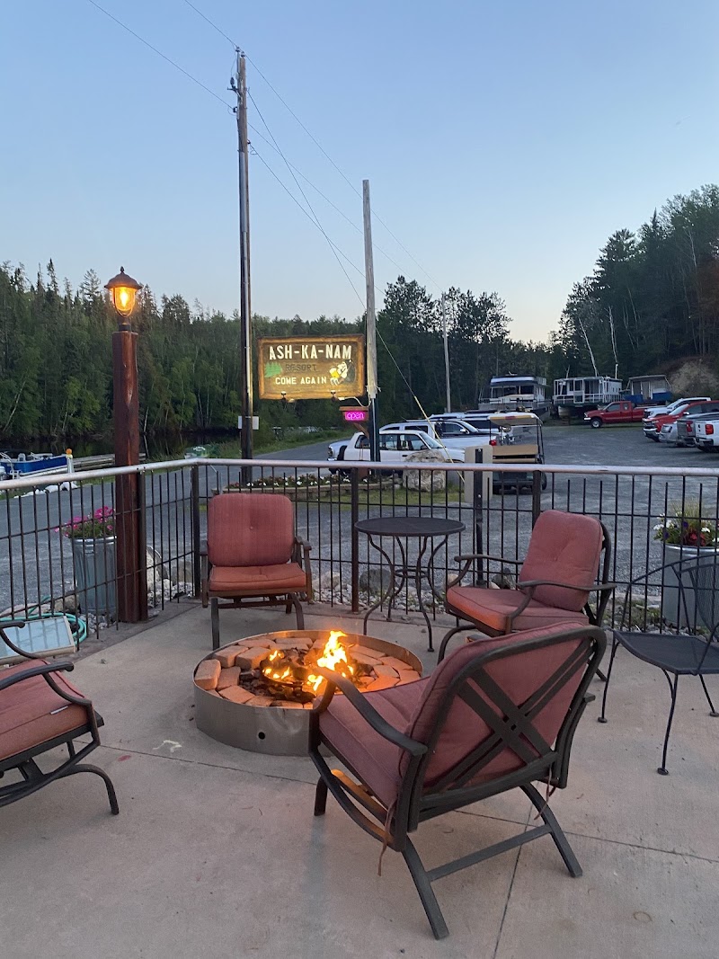 AshKaNam Resort, Voyageurs