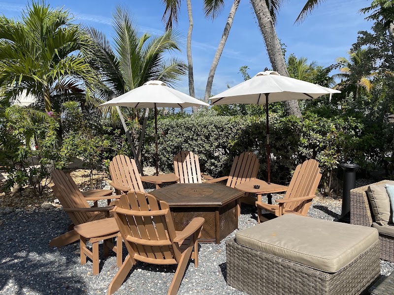 Snook's Bayside Restaurant & Grand Tiki Bar, Key Largo